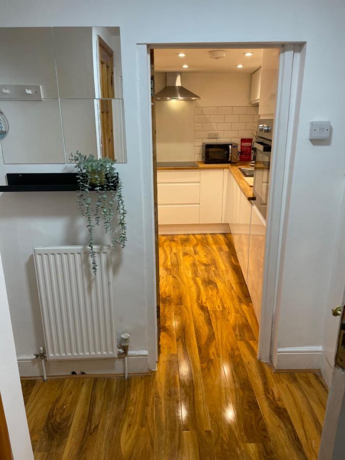 Garden Flat Torquay Just 2 Mins Walk From The Harbour Apartment Exterior photo