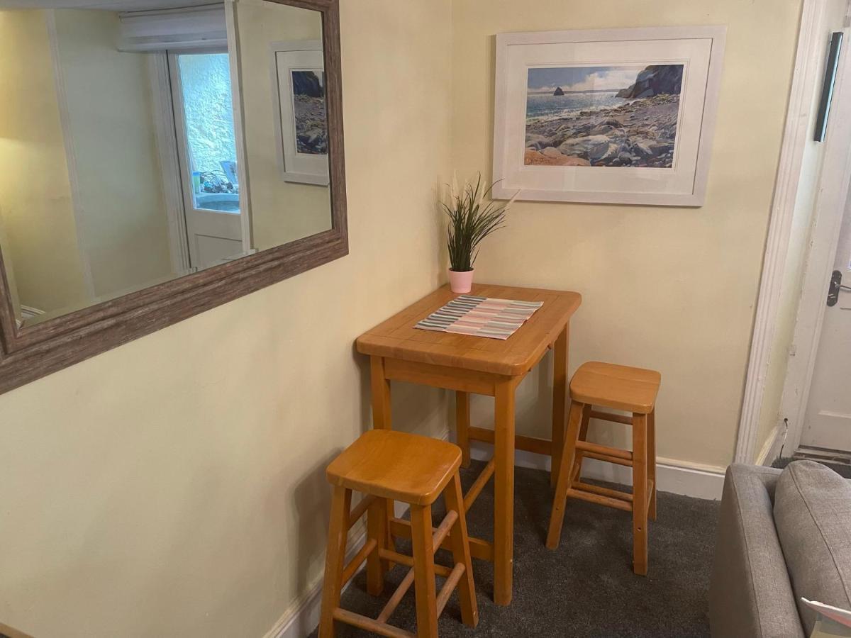 Garden Flat Torquay Just 2 Mins Walk From The Harbour Apartment Exterior photo